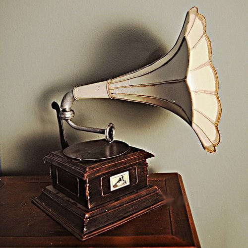 1911 HMV Gramophone Monarch Model V