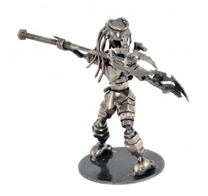 Predator Throwing spears Sculpture : Scrap Metal Model